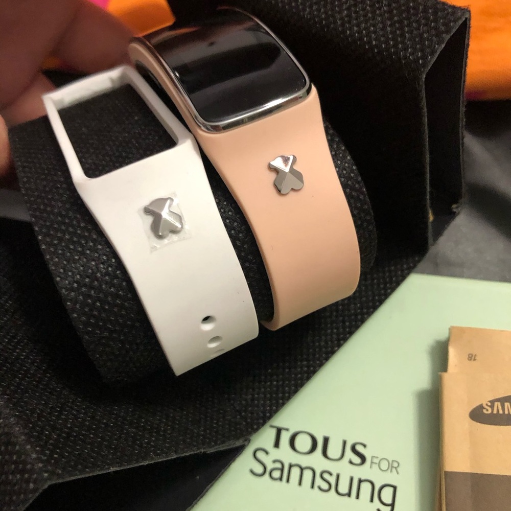 TOUS for Samsung gear fit new in box brand new